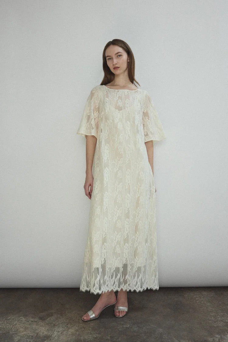 Kamperett Thea Lace Sheath